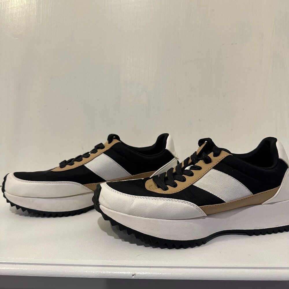Dolce Vita Bettie Women's Jogger Sneaker Black/White/Tan Size 8 Trendy
